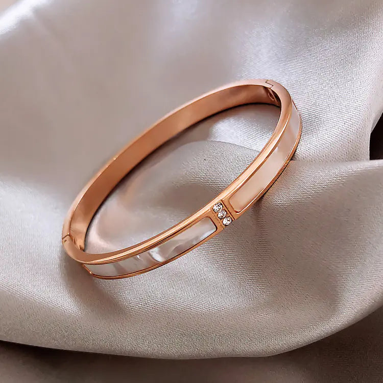 2024 New Luxury Diamond-Studded Bracelet Design