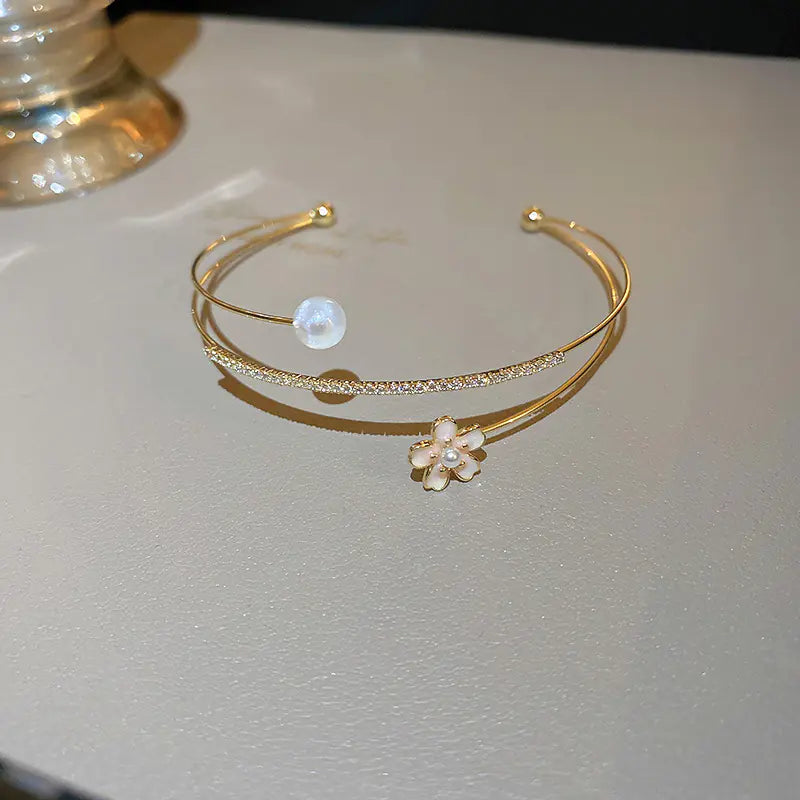 2024 New Luxury Diamond-Studded Bracelet Design
