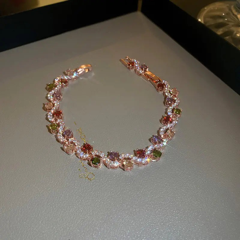 2024 New Luxury Diamond-Studded Bracelet Design