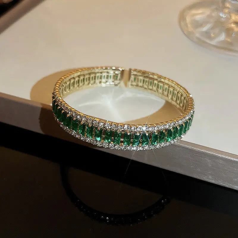 2024 New Luxury Diamond-Studded Bracelet Design