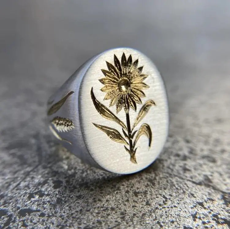 Glossy Minimalist Sunflower Creative Ring