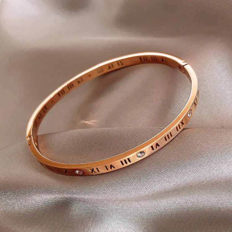 2024 New Luxury Diamond-Studded Bracelet Design