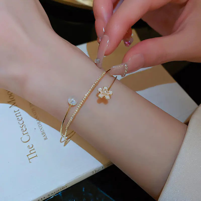 2024 New Luxury Diamond-Studded Bracelet Design